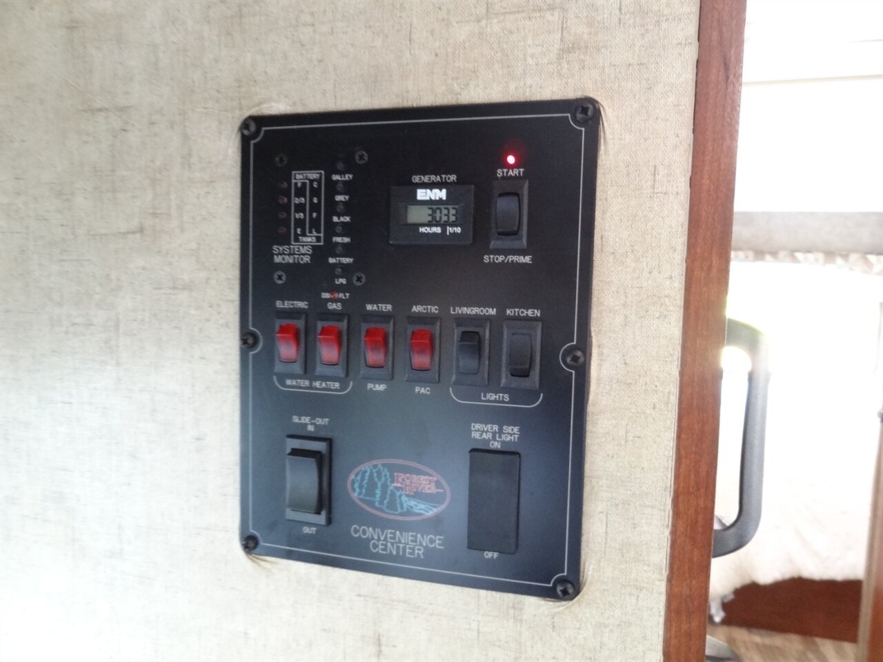 2016 Forest River Sunseeker 2860DS - Photo 91 - Deland, FL 32720