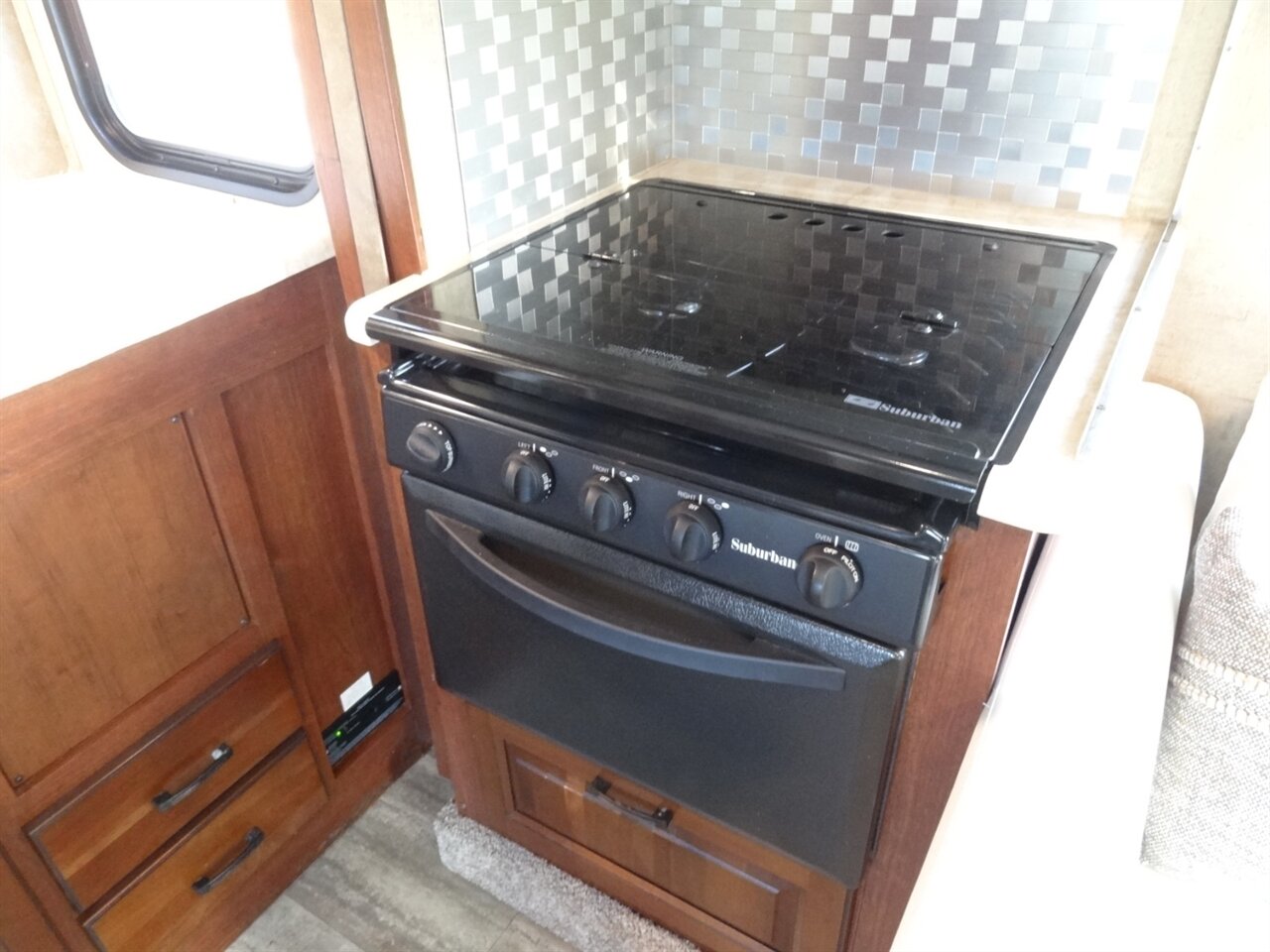 2016 Forest River Sunseeker 2860DS - Photo 59 - Deland, FL 32720