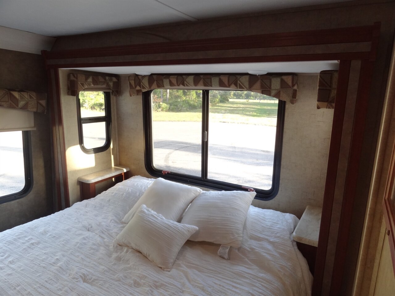 2016 Forest River Sunseeker 2860DS - Photo 73 - Deland, FL 32720