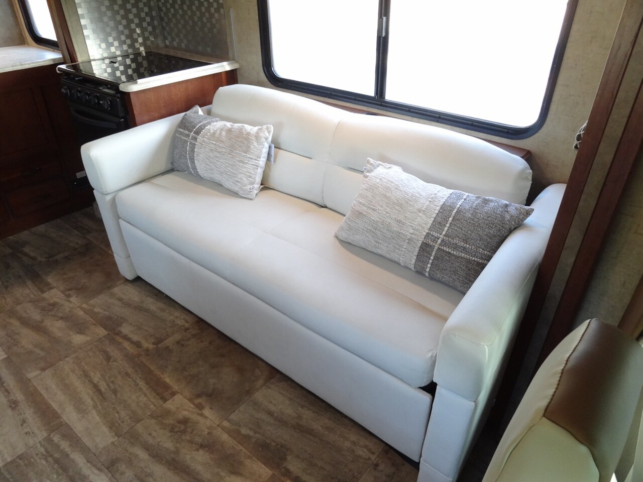 2016 Forest River Sunseeker 2860DS - Photo 53 - Deland, FL 32720