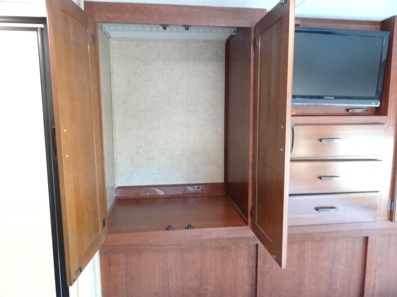 2016 Forest River Sunseeker 2860DS - Photo 76 - Deland, FL 32720