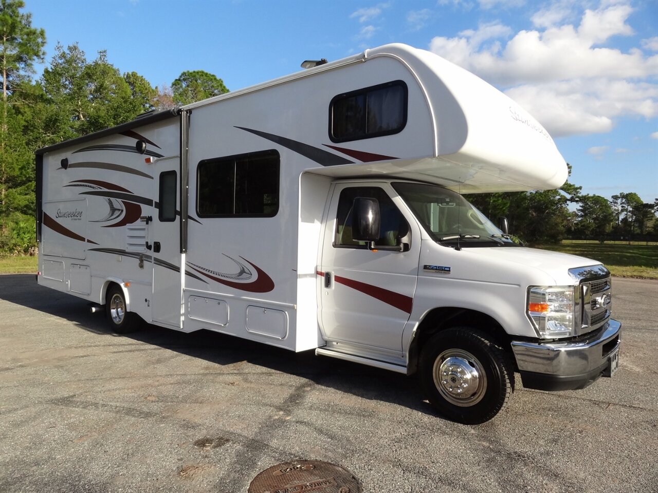 2016 Forest River Sunseeker 2860DS - Photo 8 - Deland, FL 32720