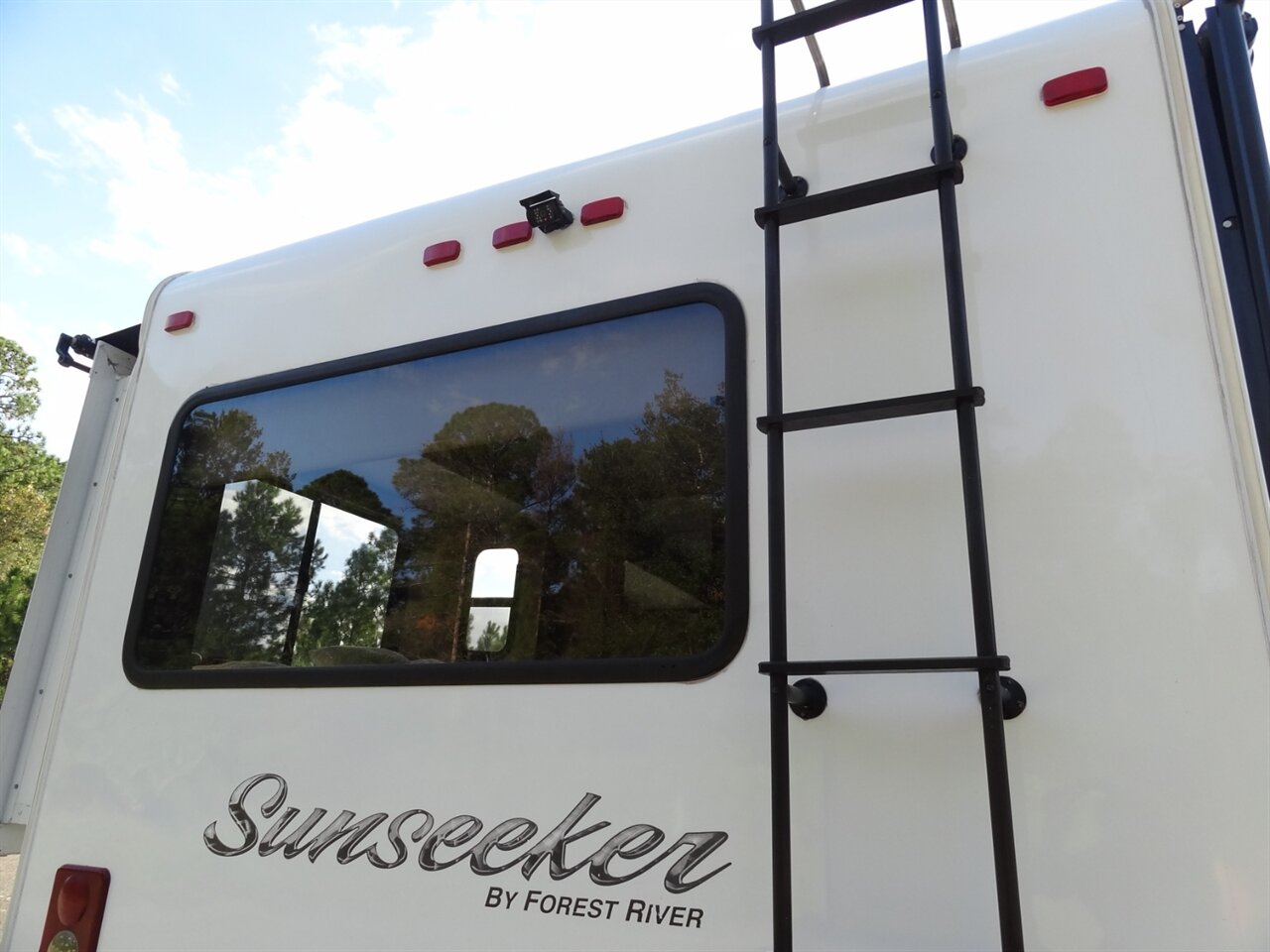 2016 Forest River Sunseeker 2860DS - Photo 44 - Deland, FL 32720