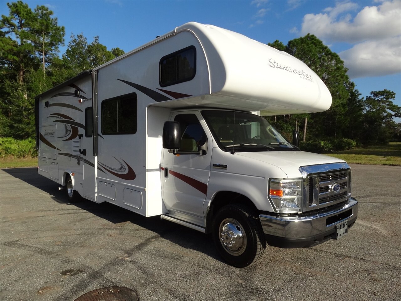 2016 Forest River Sunseeker 2860DS - Photo 7 - Deland, FL 32720