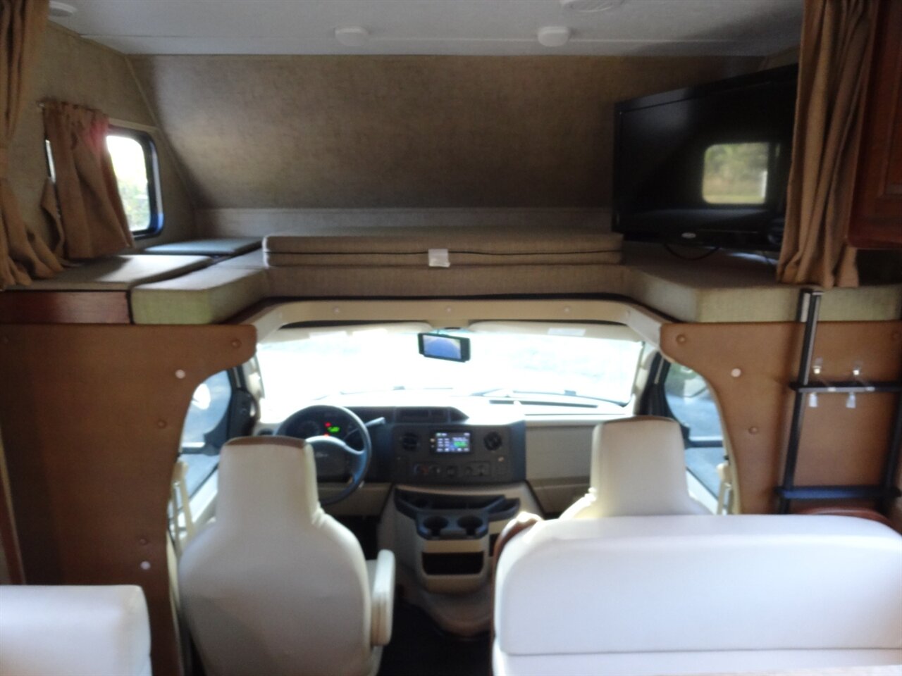 2016 Forest River Sunseeker 2860DS - Photo 86 - Deland, FL 32720