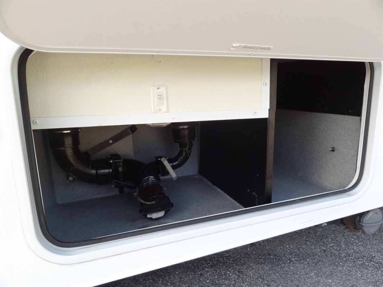 2016 Forest River Sunseeker 2860DS - Photo 35 - Deland, FL 32720