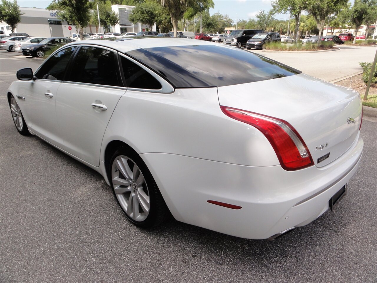 2011 Jaguar XJL Premium - Photo 4 - Deland, FL 32720