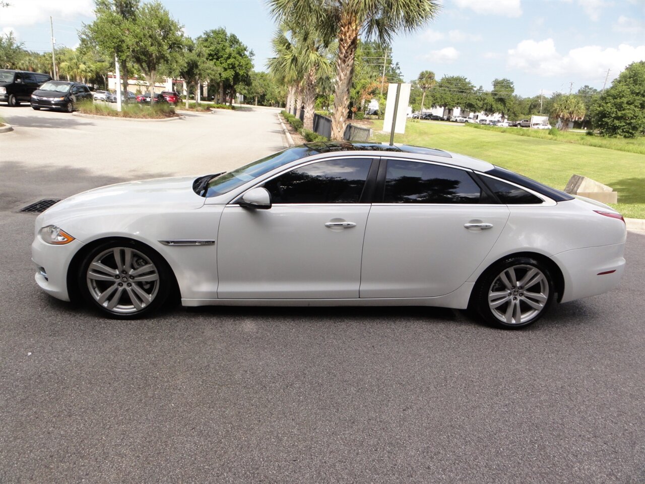 2011 Jaguar XJL Premium - Photo 16 - Deland, FL 32720