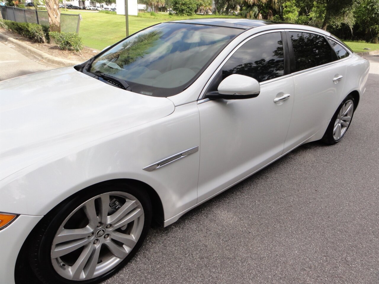 2011 Jaguar XJL Premium - Photo 9 - Deland, FL 32720