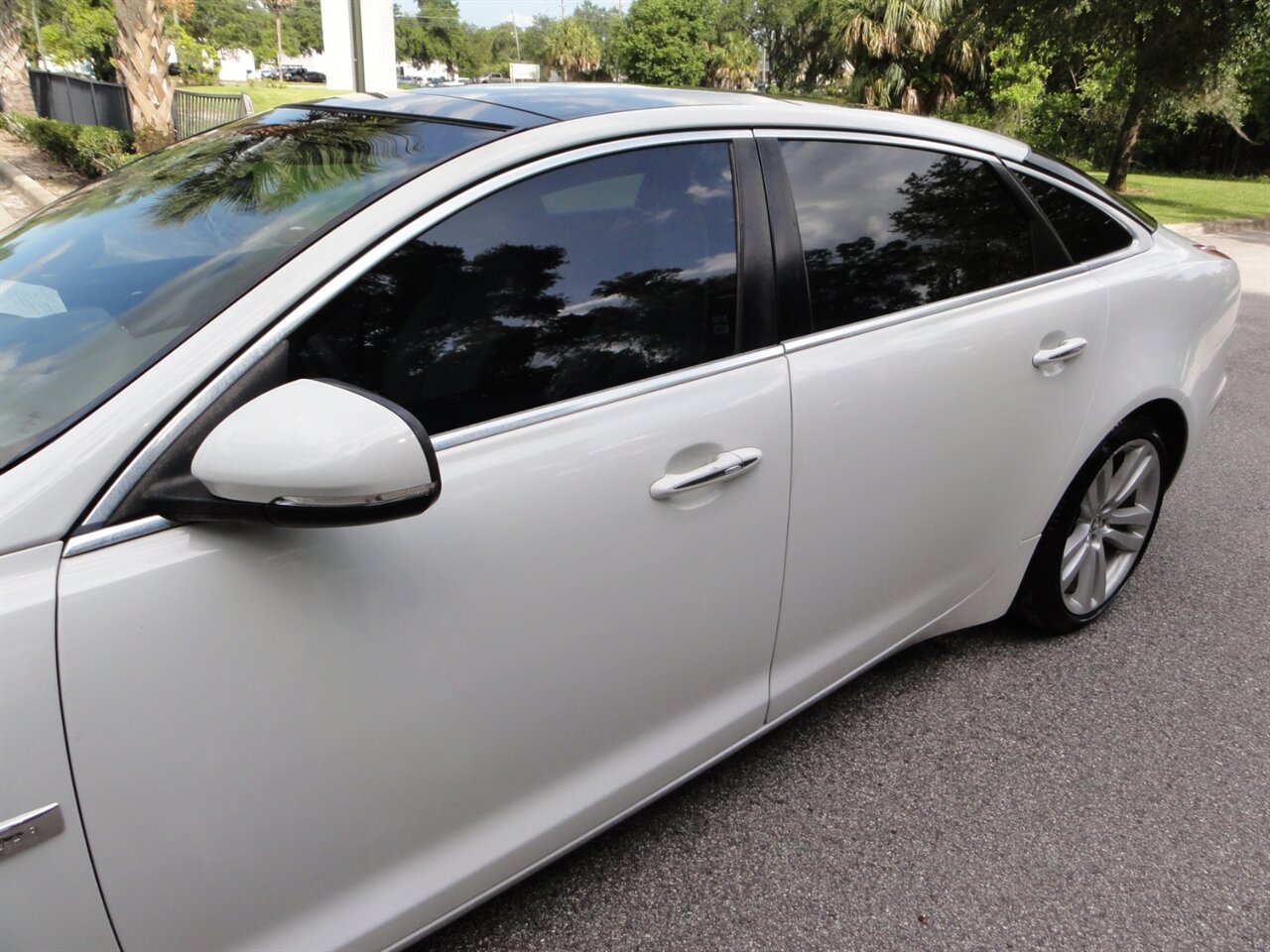 2011 Jaguar XJL Premium - Photo 11 - Deland, FL 32720