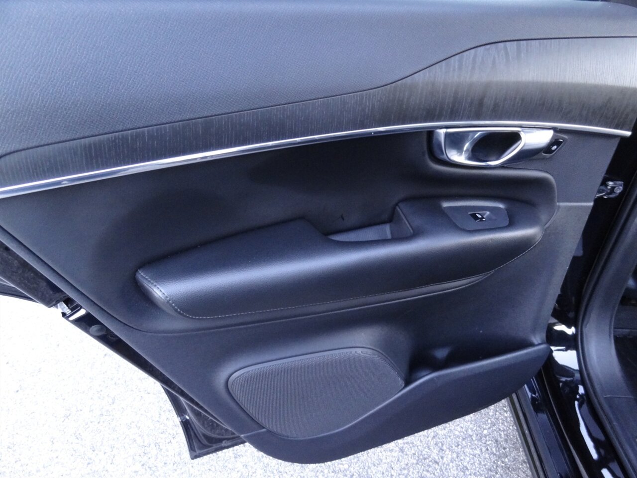 2020 Volvo XC90 T5 Momentum  Premium - Photo 34 - Deland, FL 32720