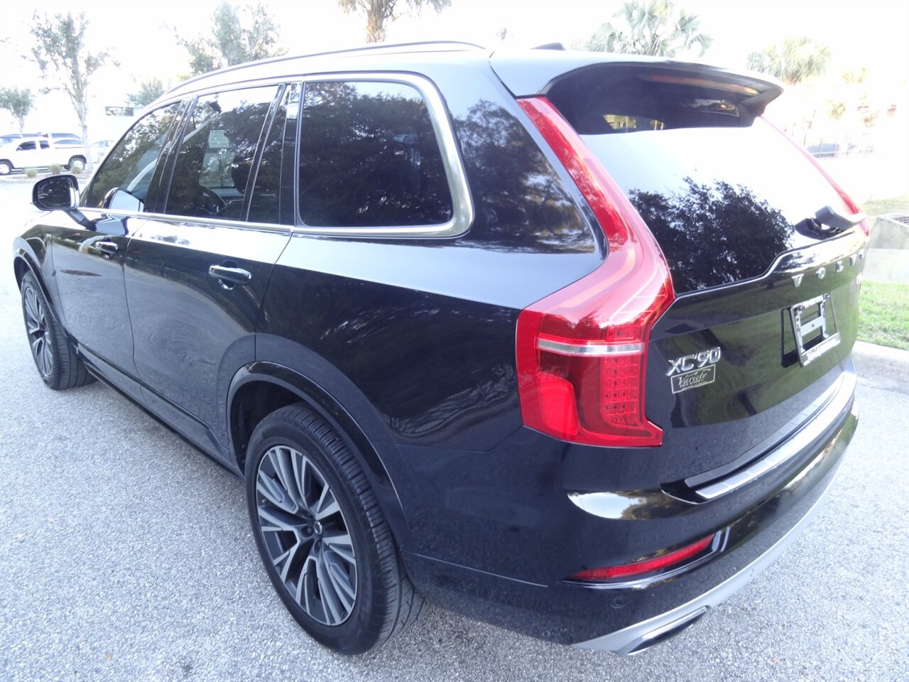 2020 Volvo XC90 T5 Momentum  Premium - Photo 4 - Deland, FL 32720