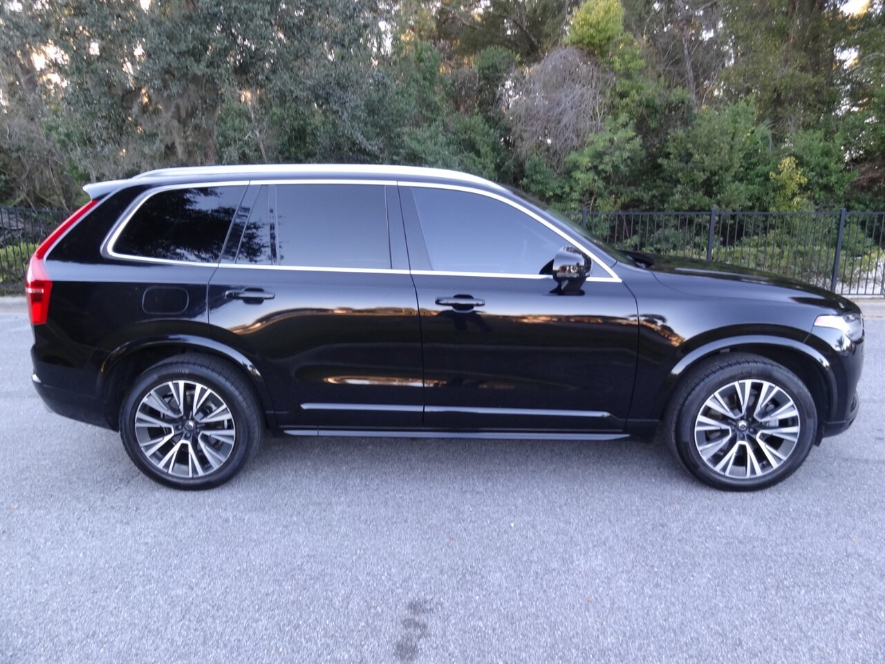 2020 Volvo XC90 T5 Momentum  Premium - Photo 15 - Deland, FL 32720
