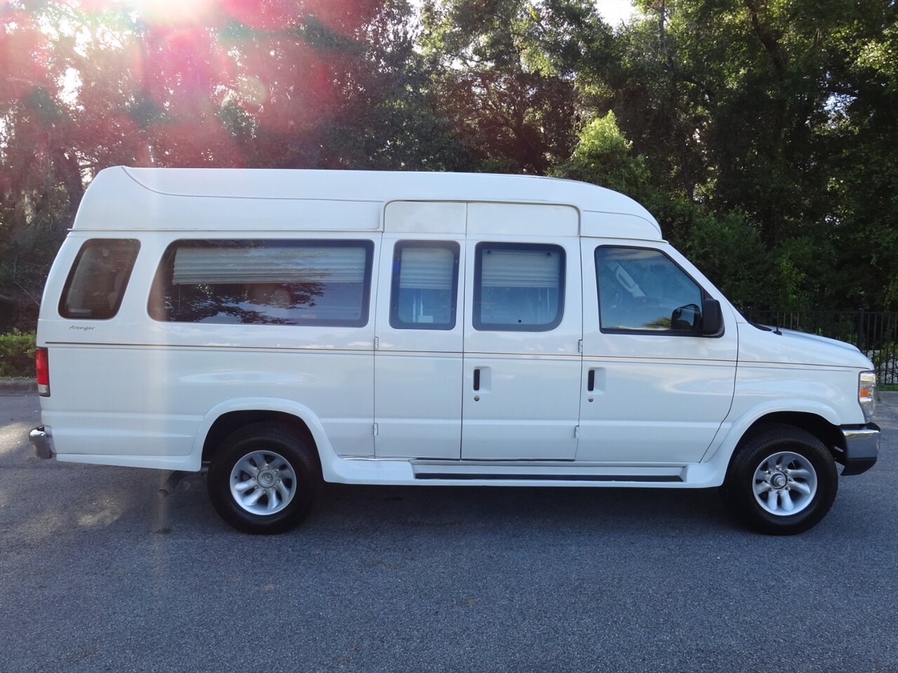 2014 Ford Primetime speciality premium conversion  VMI Handicap van - Photo 15 - Deland, FL 32720