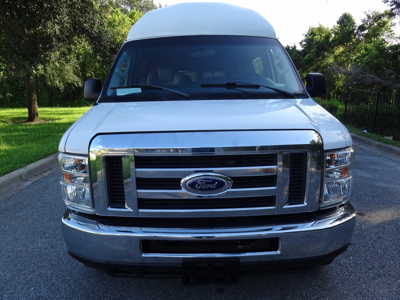 2014 Ford Primetime speciality premium conversion  VMI Handicap van - Photo 5 - Deland, FL 32720