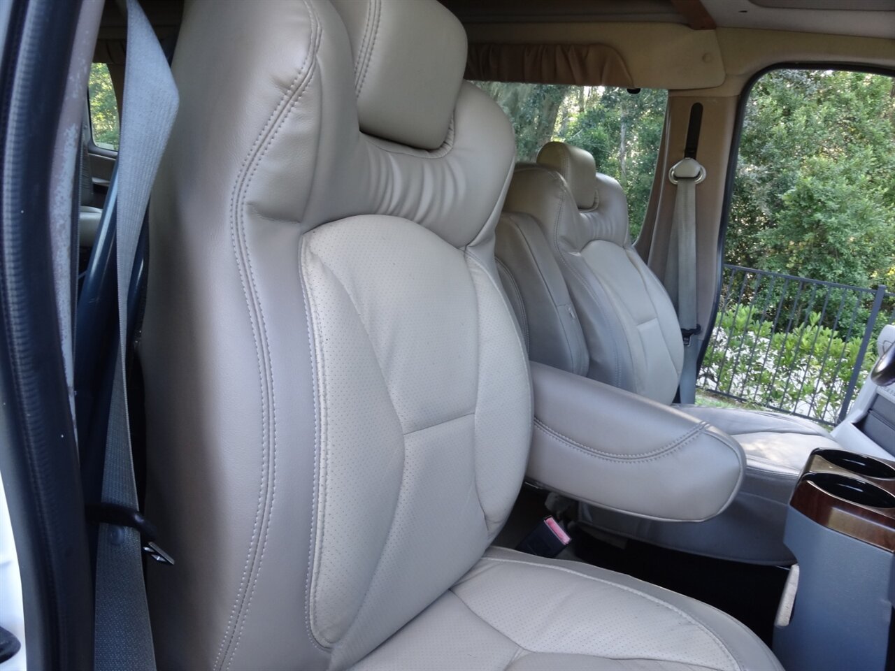 2014 Ford Primetime speciality premium conversion  VMI Handicap van - Photo 40 - Deland, FL 32720