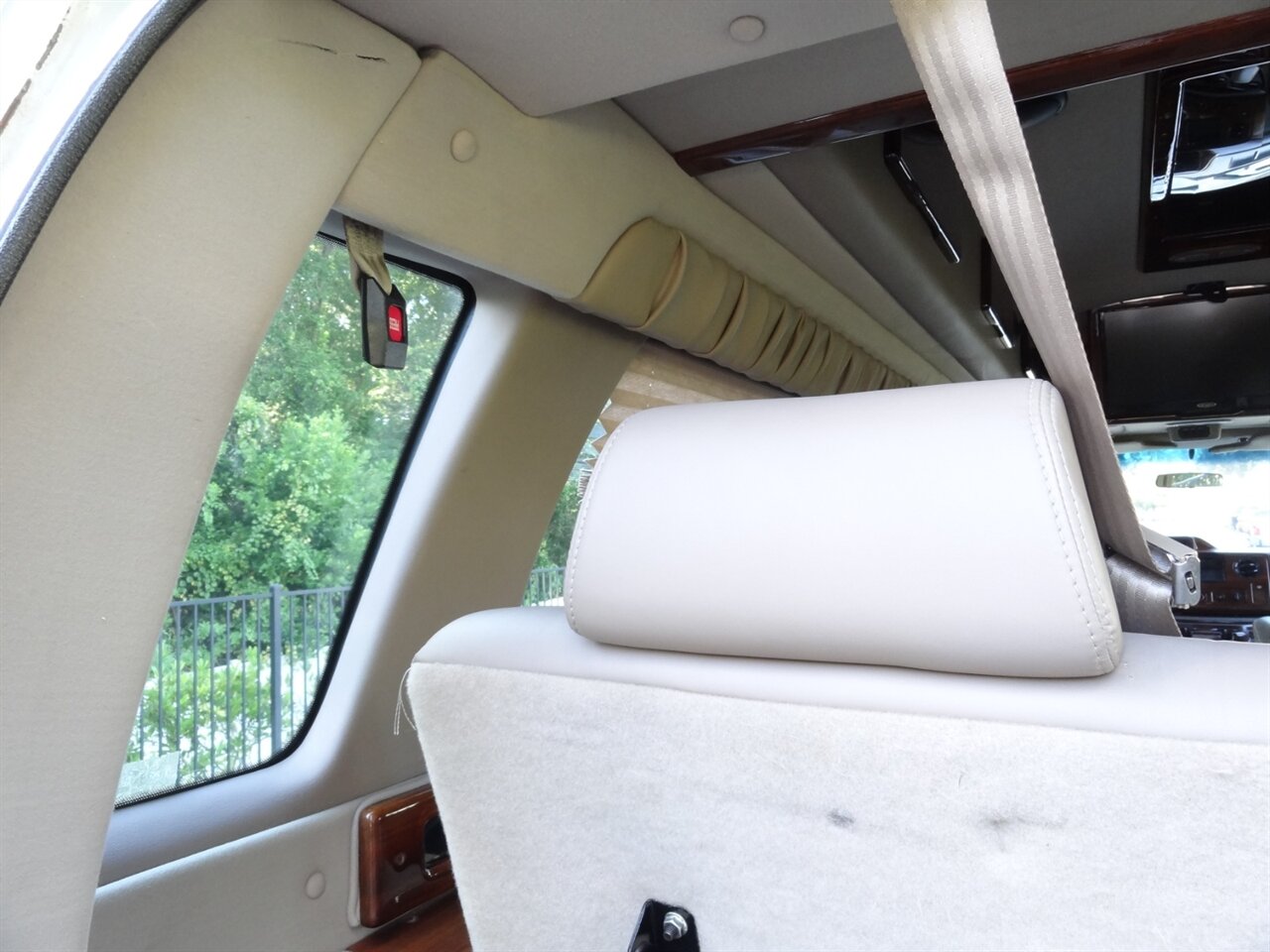 2014 Ford Primetime speciality premium conversion  VMI Handicap van - Photo 35 - Deland, FL 32720