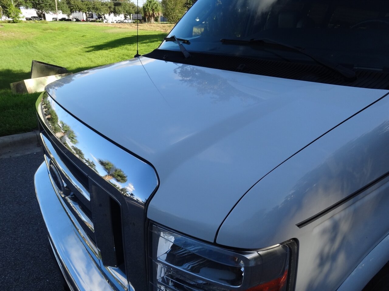 2014 Ford Primetime speciality premium conversion  VMI Handicap van - Photo 27 - Deland, FL 32720