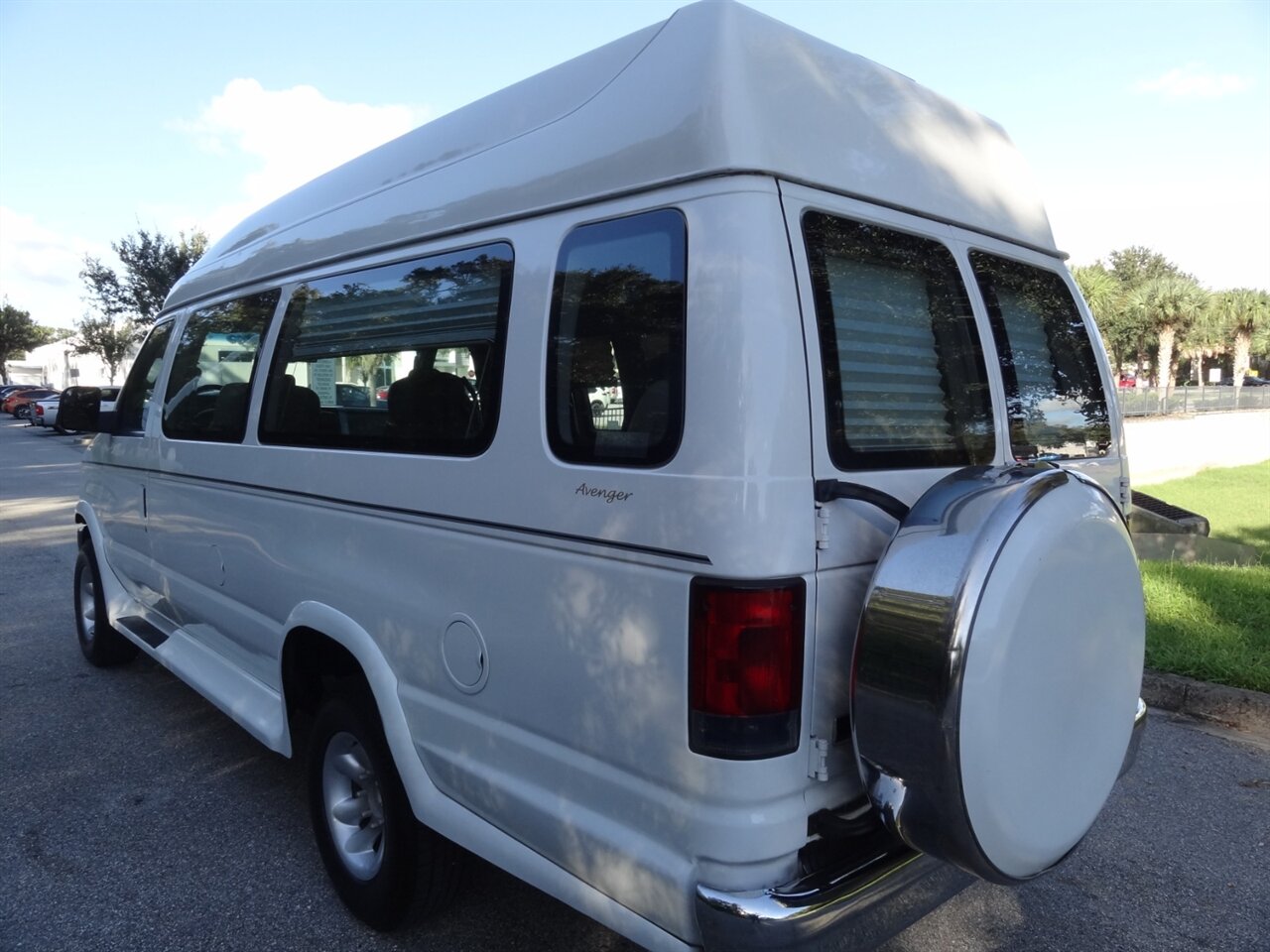 2014 Ford Primetime speciality premium conversion  VMI Handicap van - Photo 4 - Deland, FL 32720