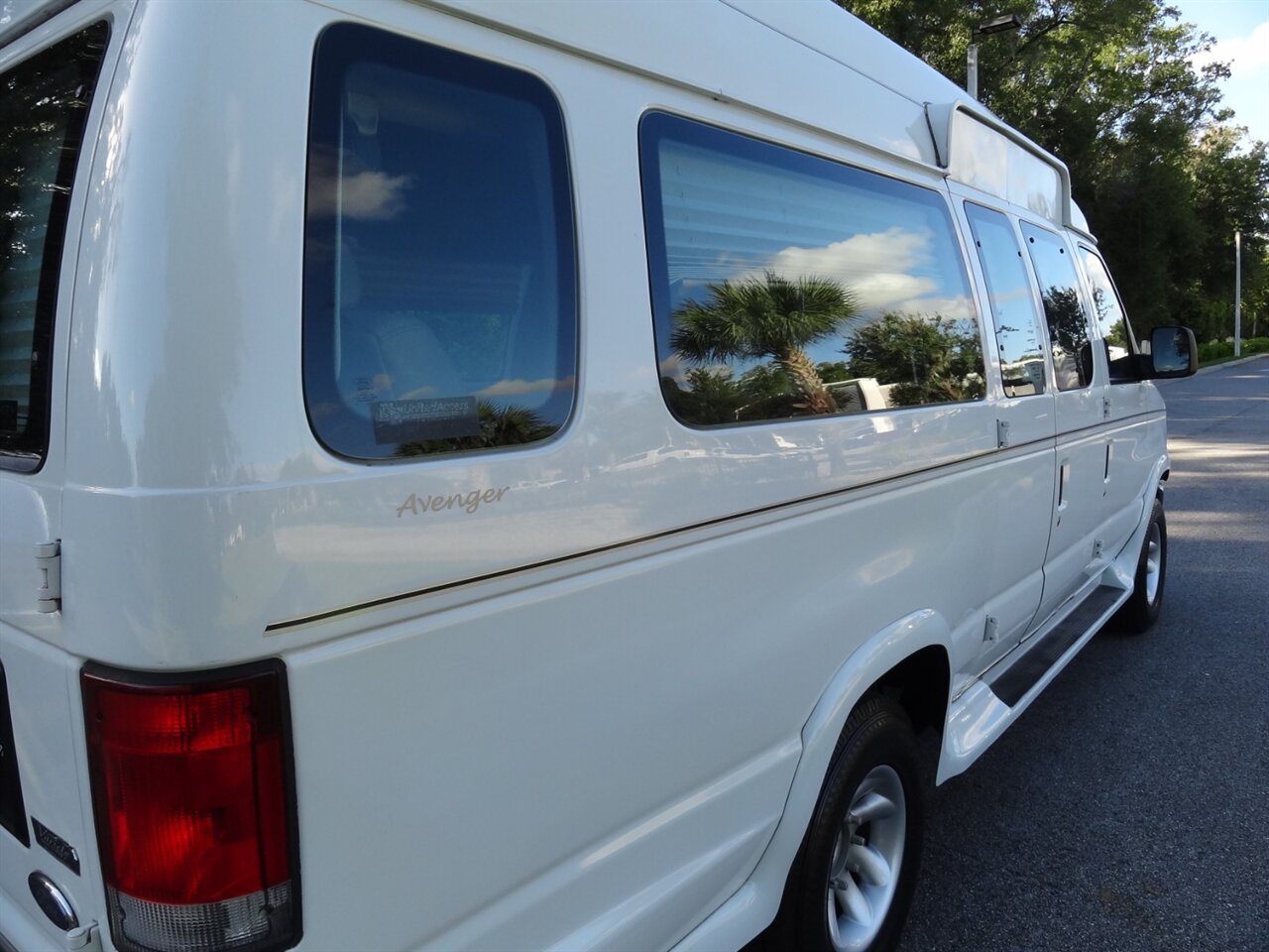 2014 Ford Primetime speciality premium conversion  VMI Handicap van - Photo 13 - Deland, FL 32720