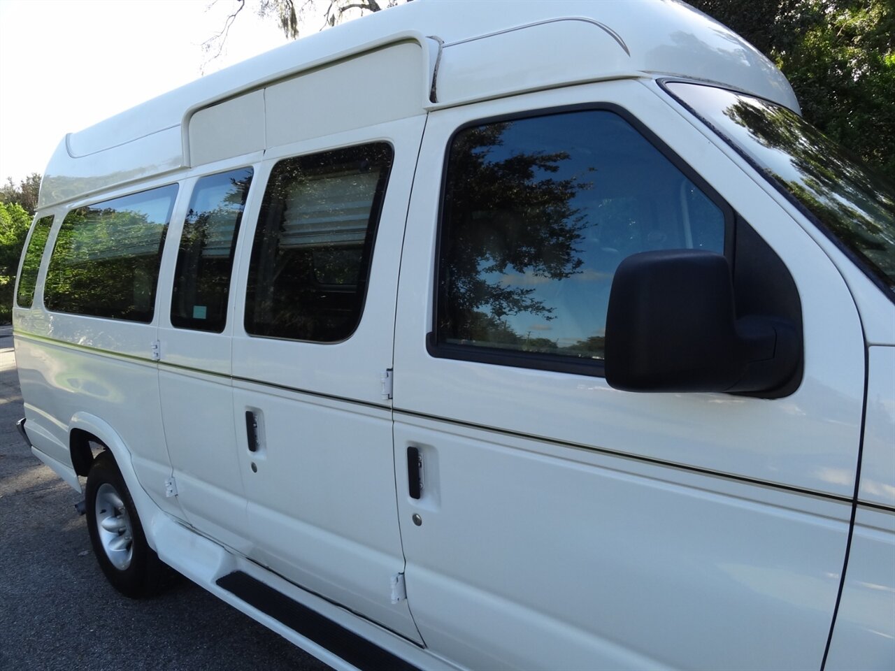 2014 Ford Primetime speciality premium conversion  VMI Handicap van - Photo 10 - Deland, FL 32720