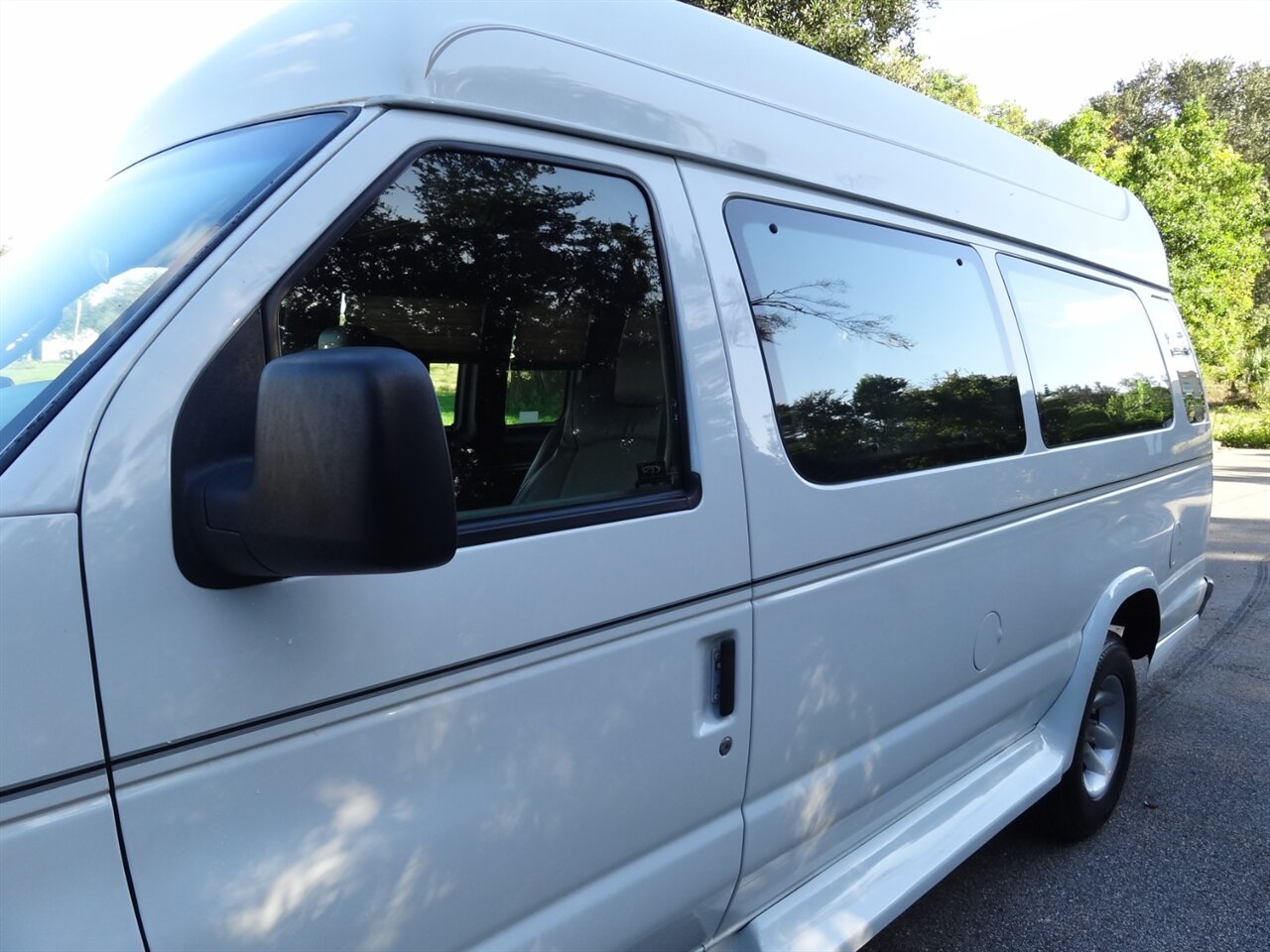 2014 Ford Primetime speciality premium conversion  VMI Handicap van - Photo 11 - Deland, FL 32720