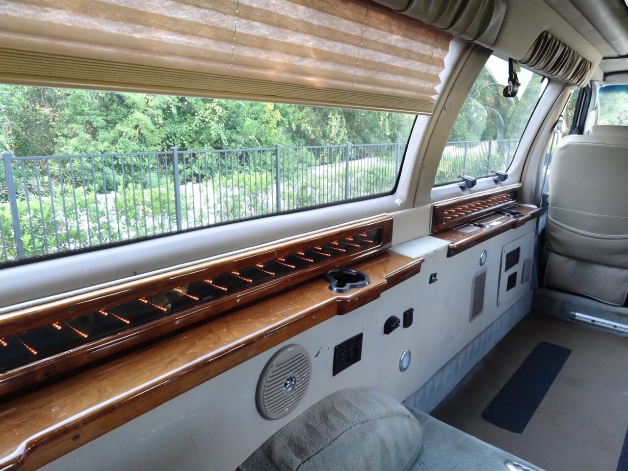 2014 Ford Primetime speciality premium conversion  VMI Handicap van - Photo 50 - Deland, FL 32720