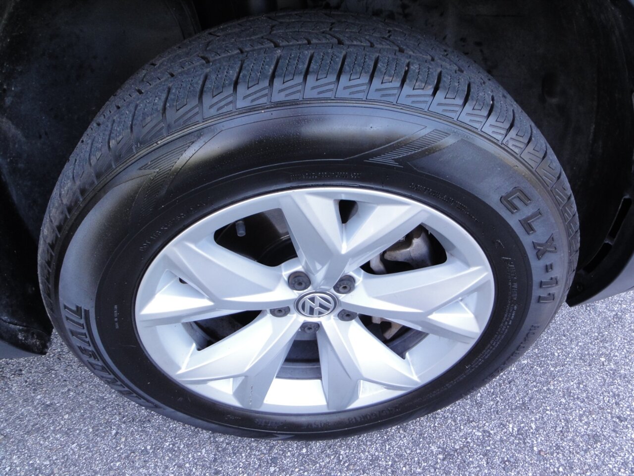 2018 Volkswagen Atlas V6 SE  Premium - Photo 23 - Deland, FL 32720