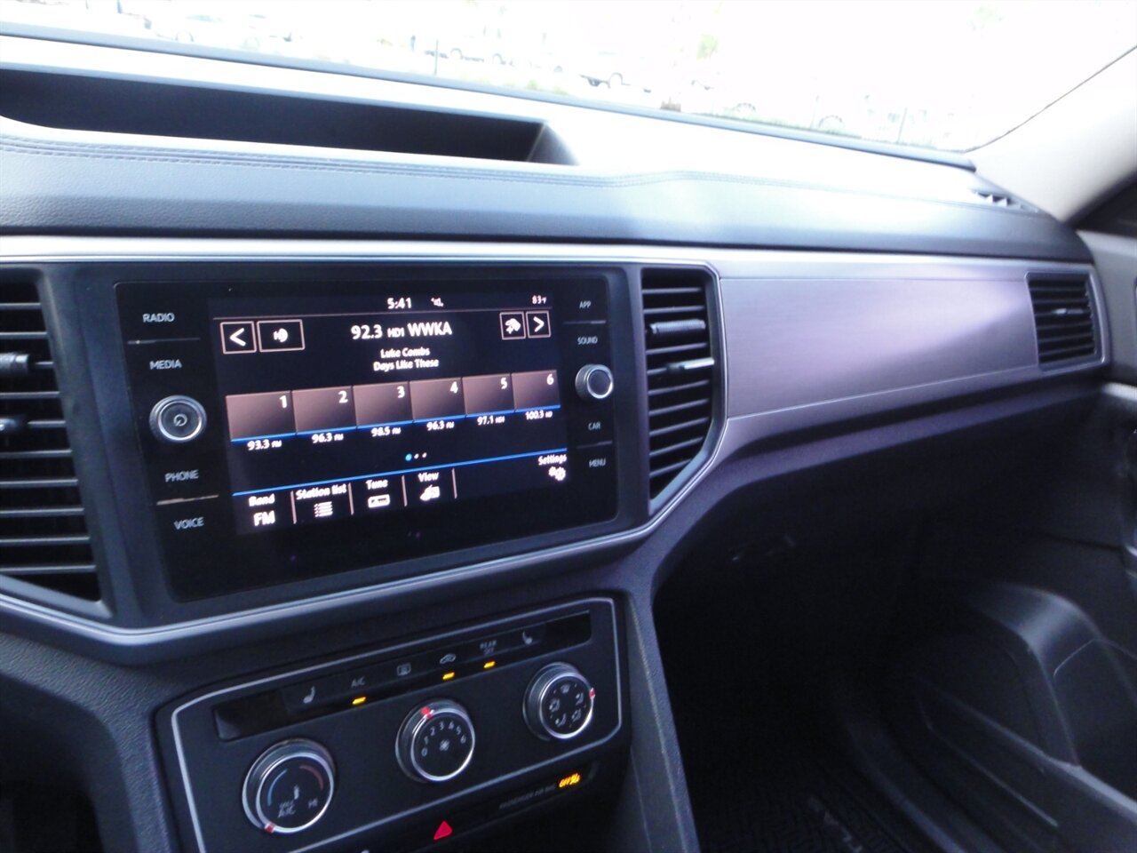 2018 Volkswagen Atlas V6 SE  Premium - Photo 52 - Deland, FL 32720