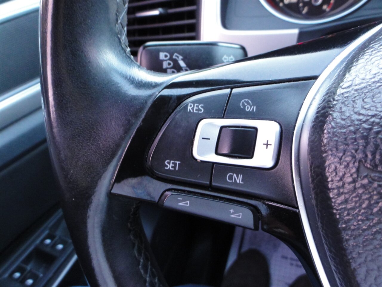 2018 Volkswagen Atlas V6 SE  Premium - Photo 45 - Deland, FL 32720