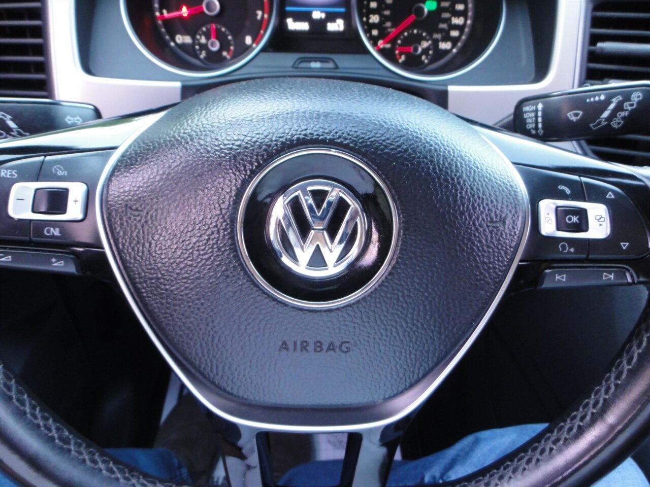 2018 Volkswagen Atlas V6 SE  Premium - Photo 44 - Deland, FL 32720