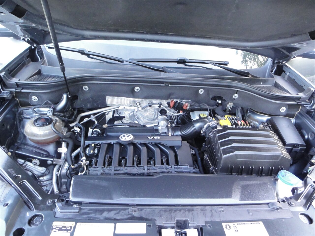 2018 Volkswagen Atlas V6 SE  Premium - Photo 26 - Deland, FL 32720