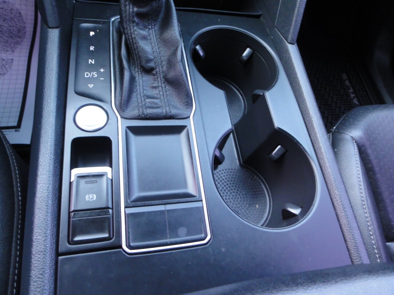 2018 Volkswagen Atlas V6 SE  Premium - Photo 51 - Deland, FL 32720