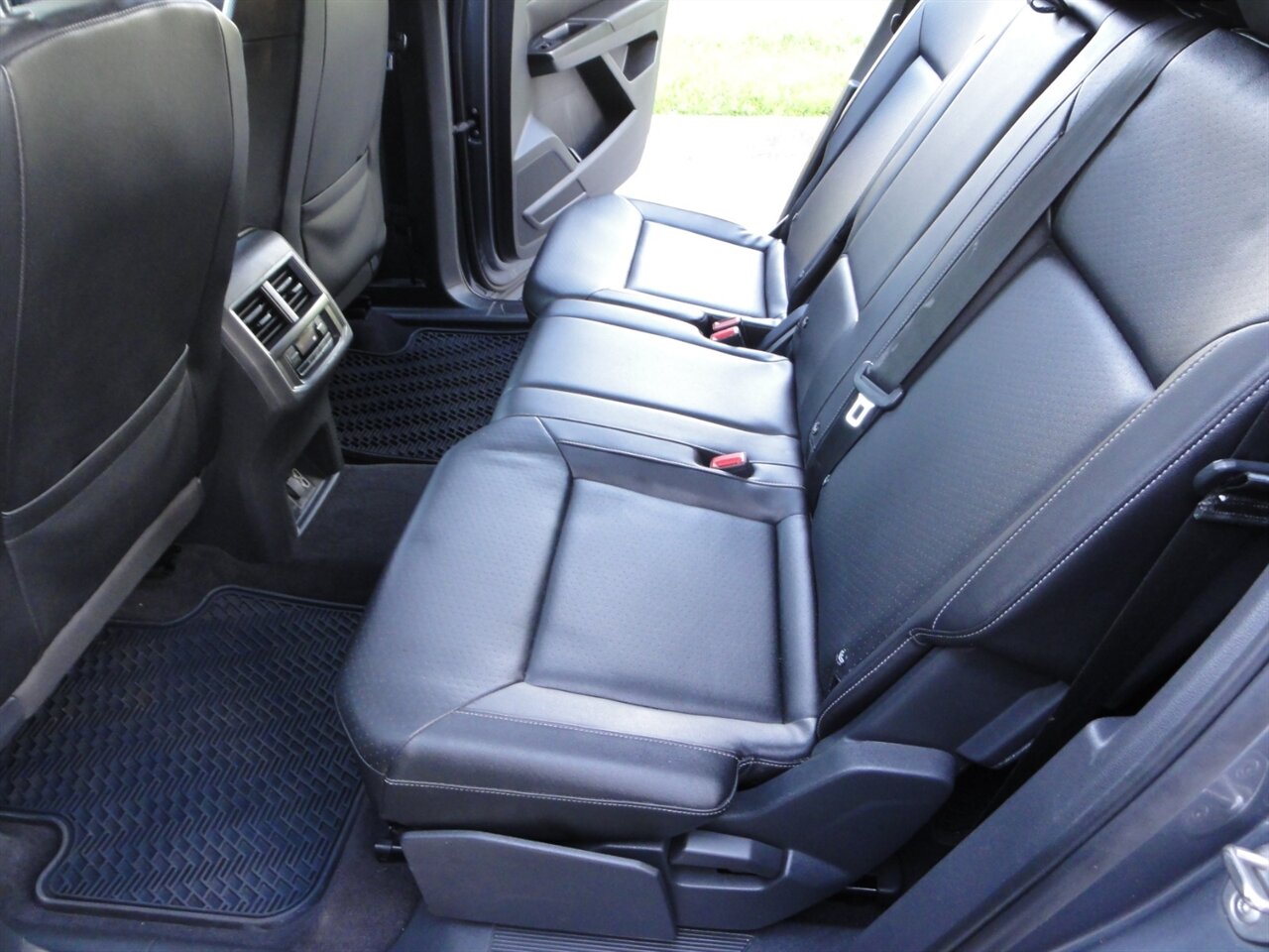 2018 Volkswagen Atlas V6 SE  Premium - Photo 33 - Deland, FL 32720