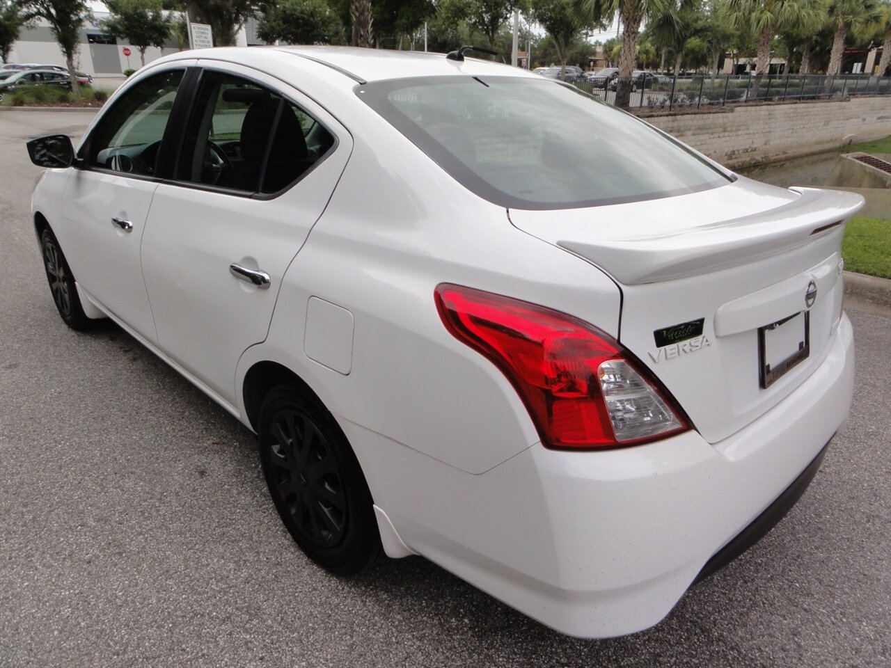 2016 Nissan Versa 1.6 S - Photo 4 - Deland, FL 32720