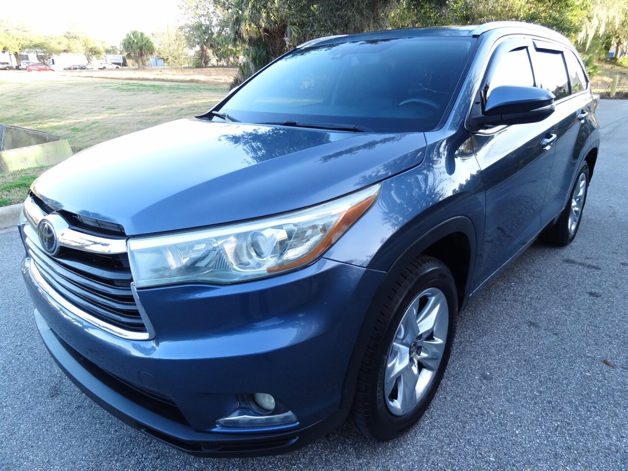 2016 Toyota Highlander Limited - Photo 2 - Deland, FL 32720