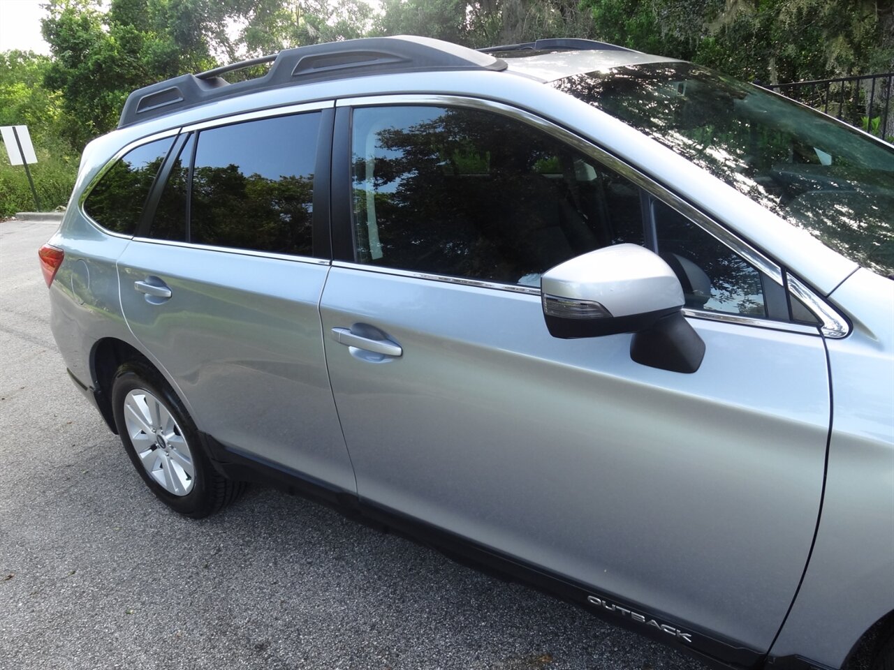 2015 Subaru Outback 2.5i Premium   - Photo 10 - Deland, FL 32720