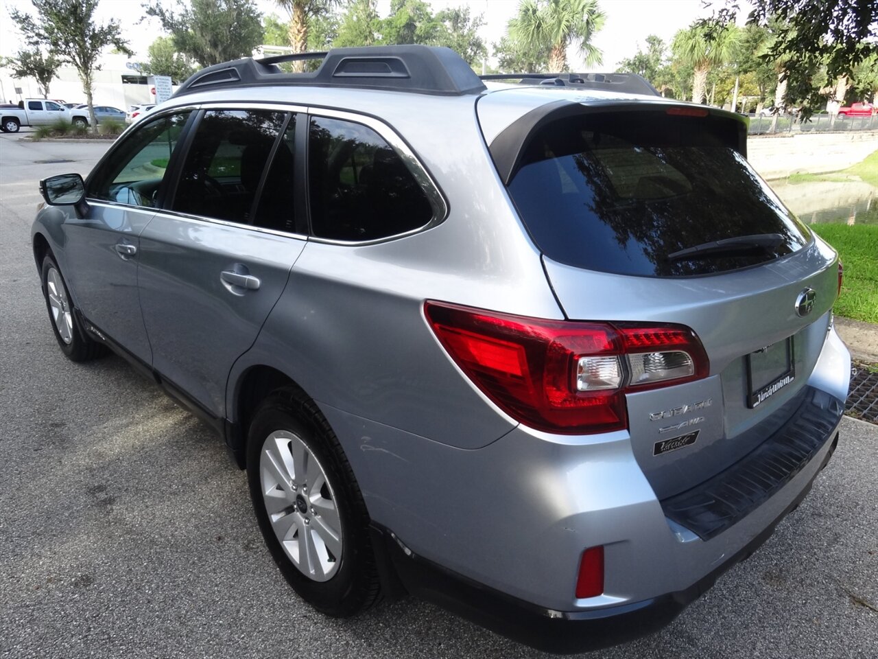 2015 Subaru Outback 2.5i Premium   - Photo 4 - Deland, FL 32720