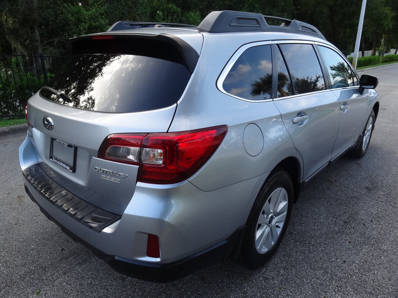 2015 Subaru Outback 2.5i Premium   - Photo 3 - Deland, FL 32720