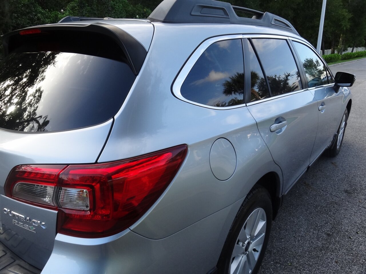 2015 Subaru Outback 2.5i Premium   - Photo 13 - Deland, FL 32720