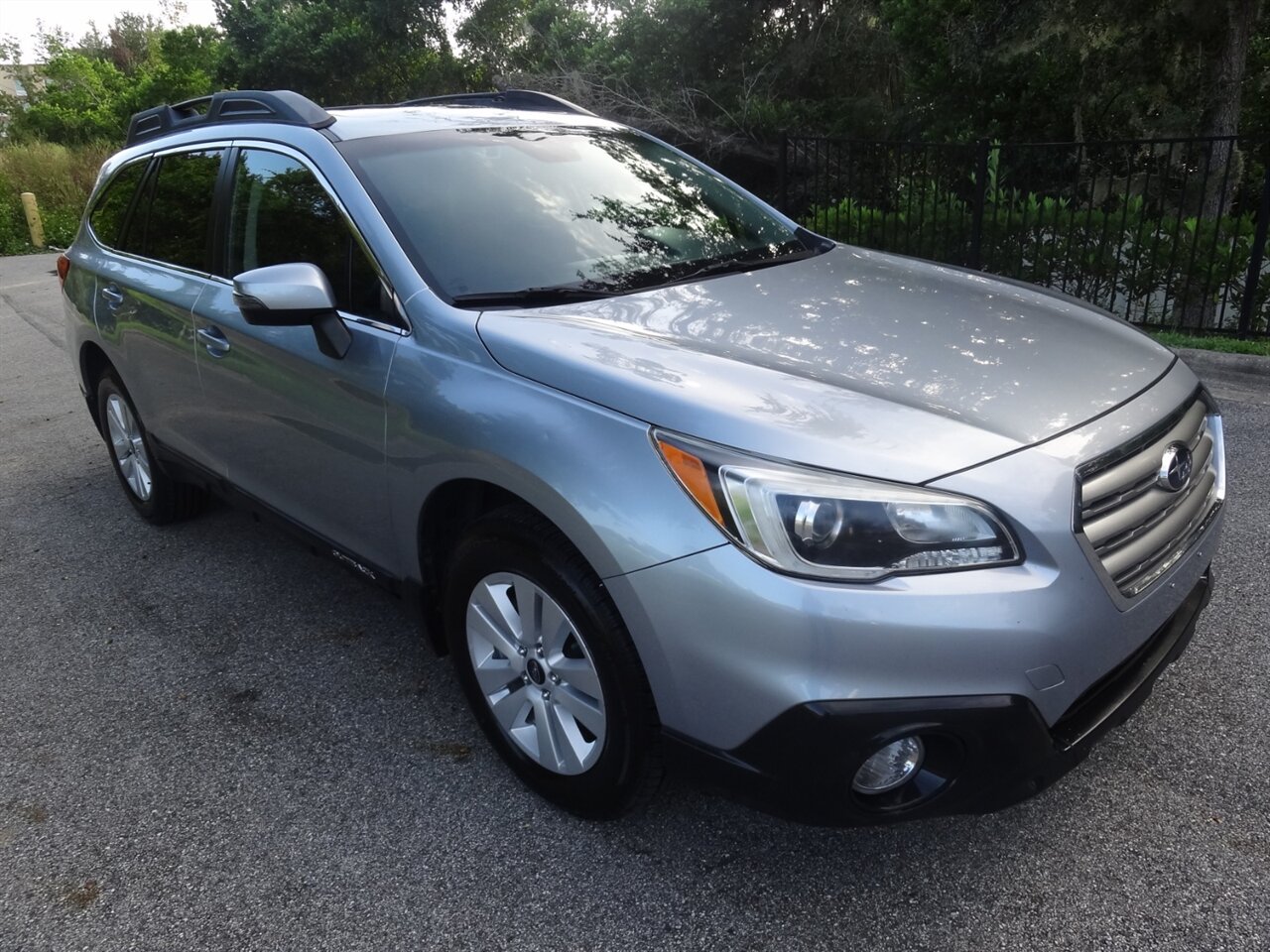 2015 Subaru Outback 2.5i Premium   - Photo 1 - Deland, FL 32720