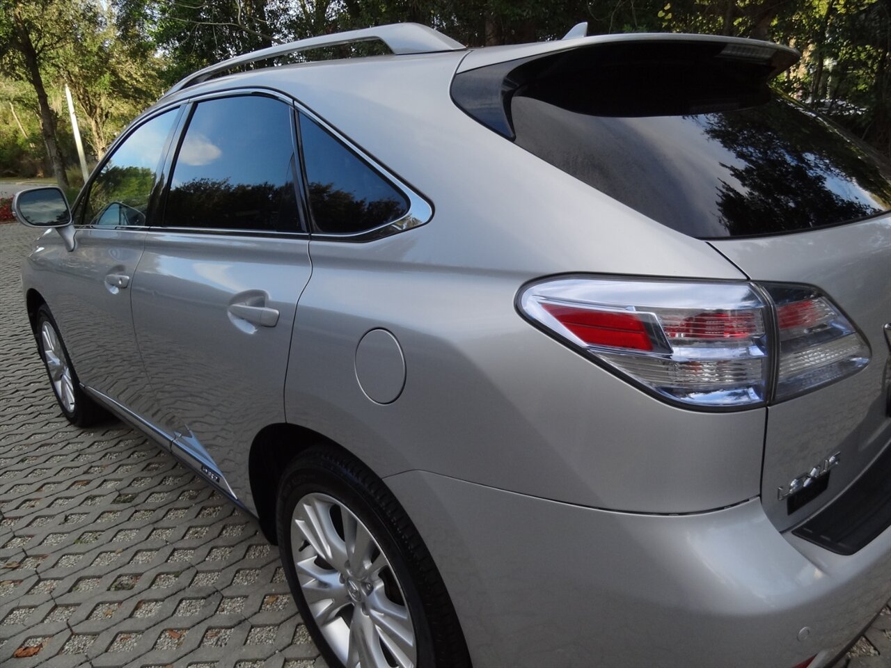 2010 Lexus RX 450h  Premium - Photo 12 - Deland, FL 32720