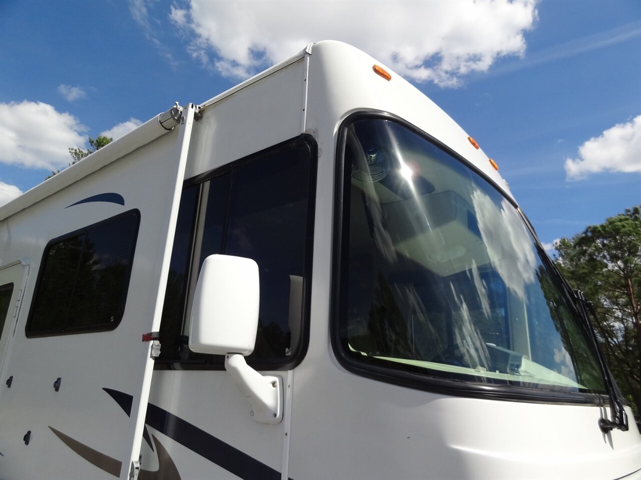 2005 Damon Day Break 3272  Class A - Photo 17 - Deland, FL 32720