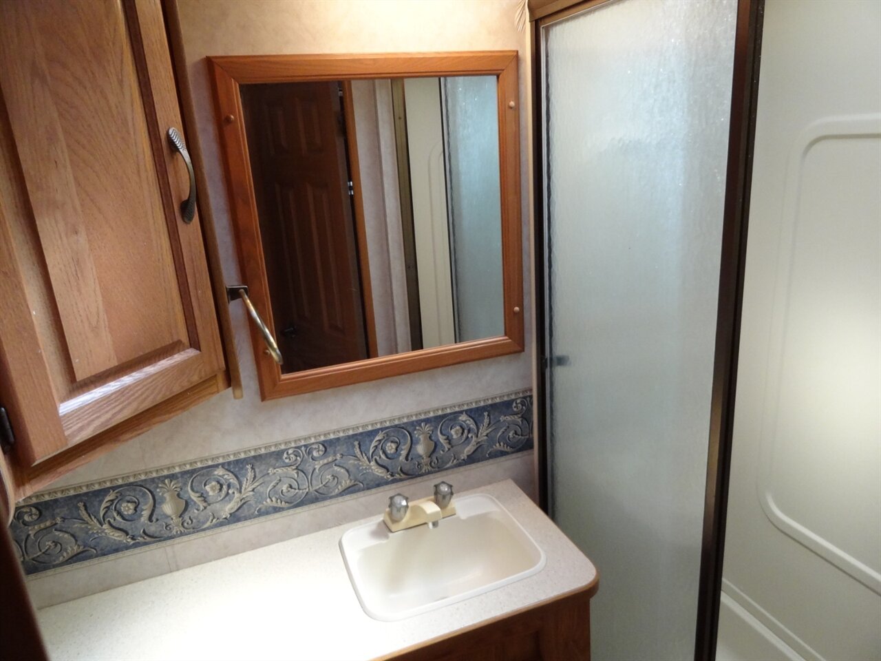 2005 Damon Day Break 3272  Class A - Photo 74 - Deland, FL 32720