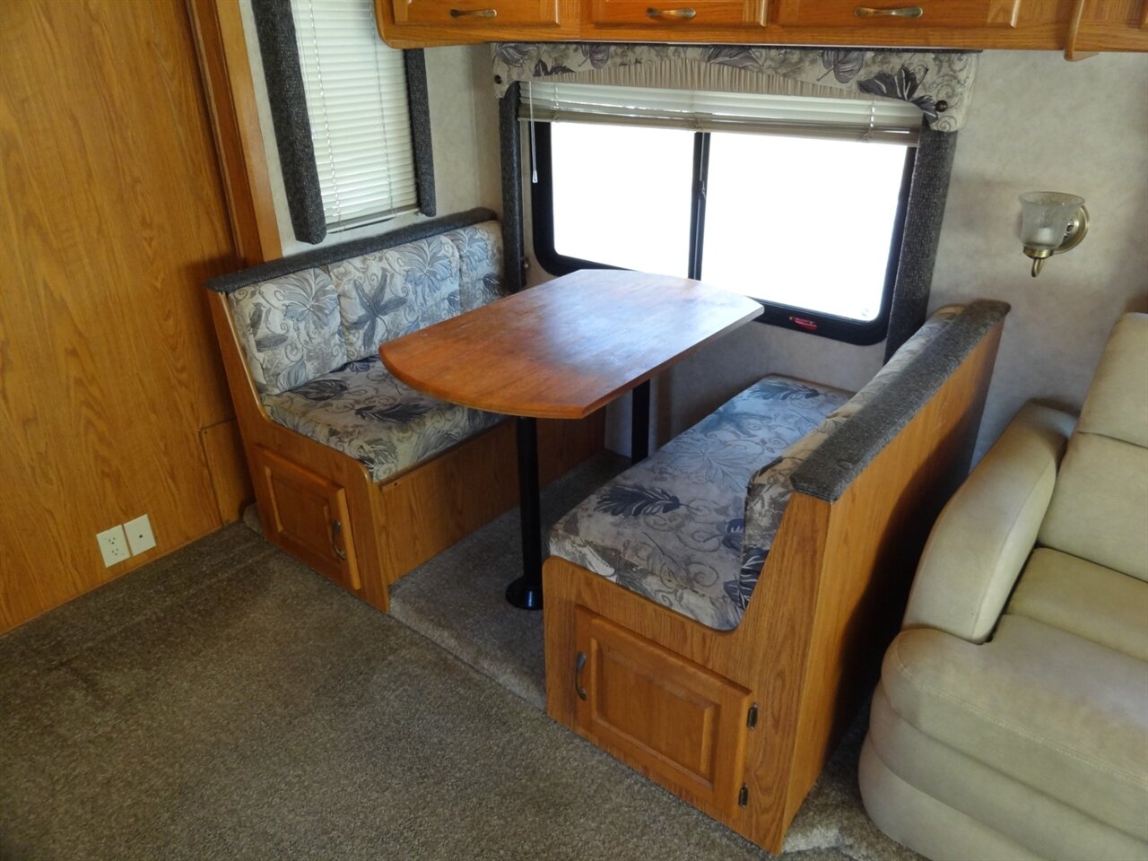 2005 Damon Day Break 3272  Class A - Photo 56 - Deland, FL 32720