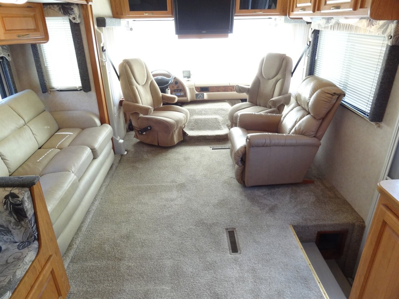 2005 Damon Day Break 3272  Class A - Photo 89 - Deland, FL 32720