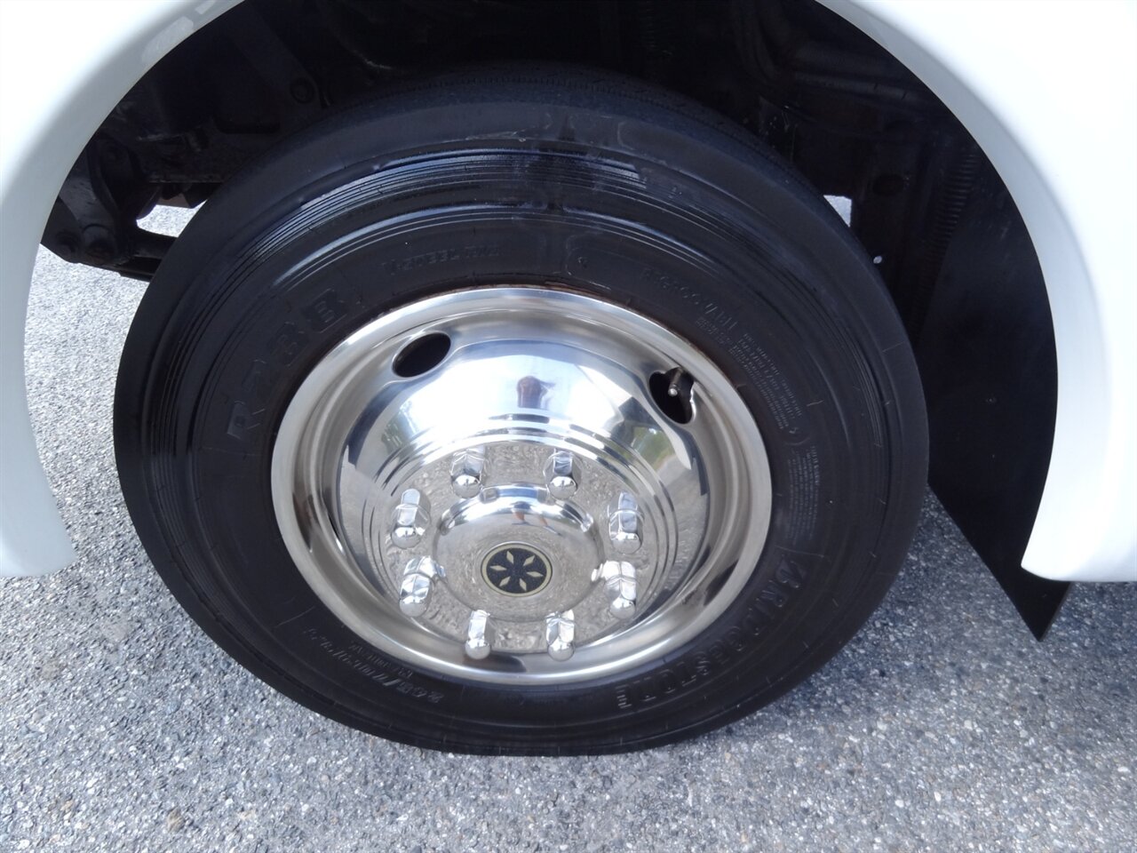 2005 Damon Day Break 3272  Class A - Photo 37 - Deland, FL 32720