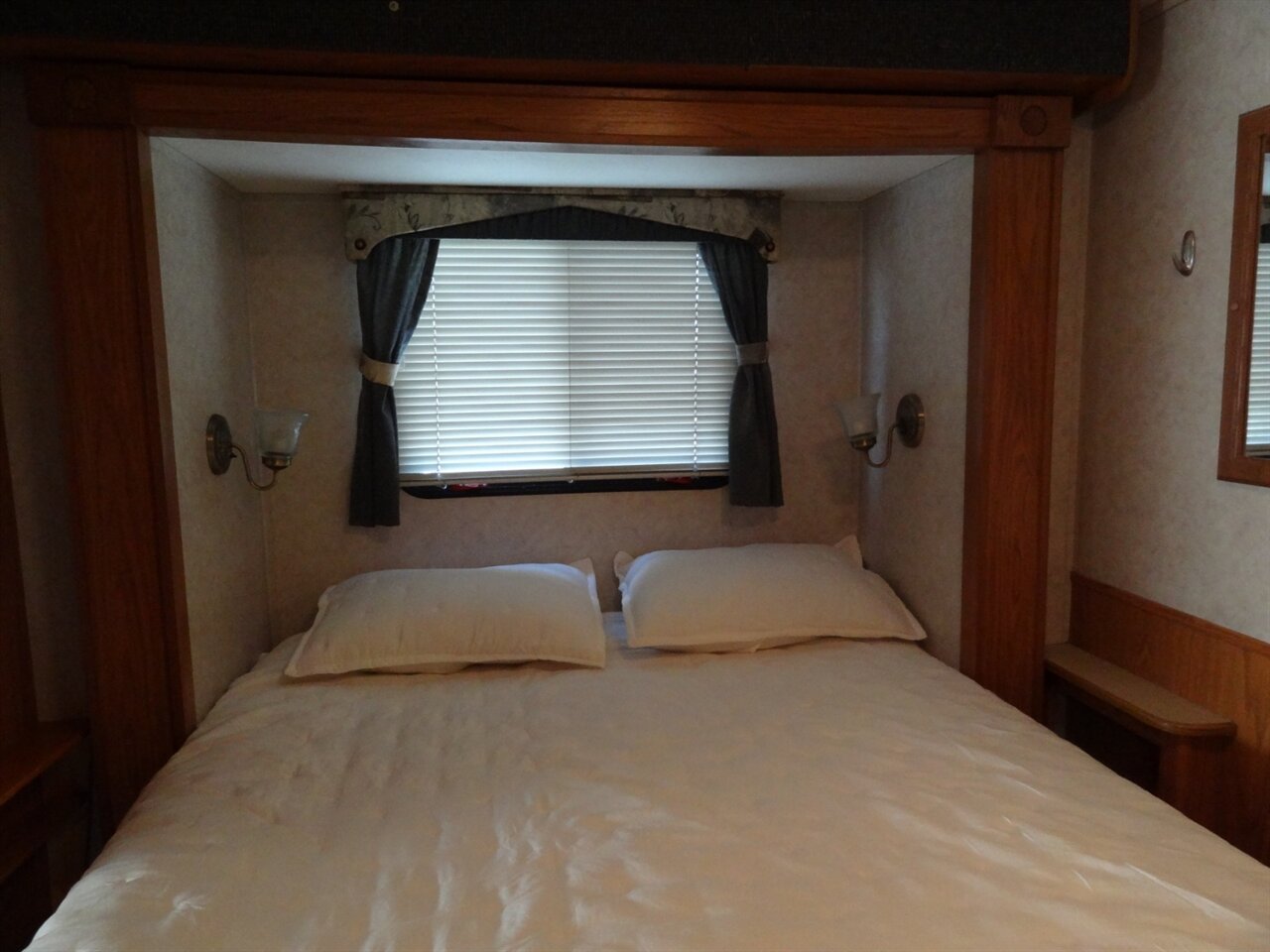 2005 Damon Day Break 3272  Class A - Photo 82 - Deland, FL 32720