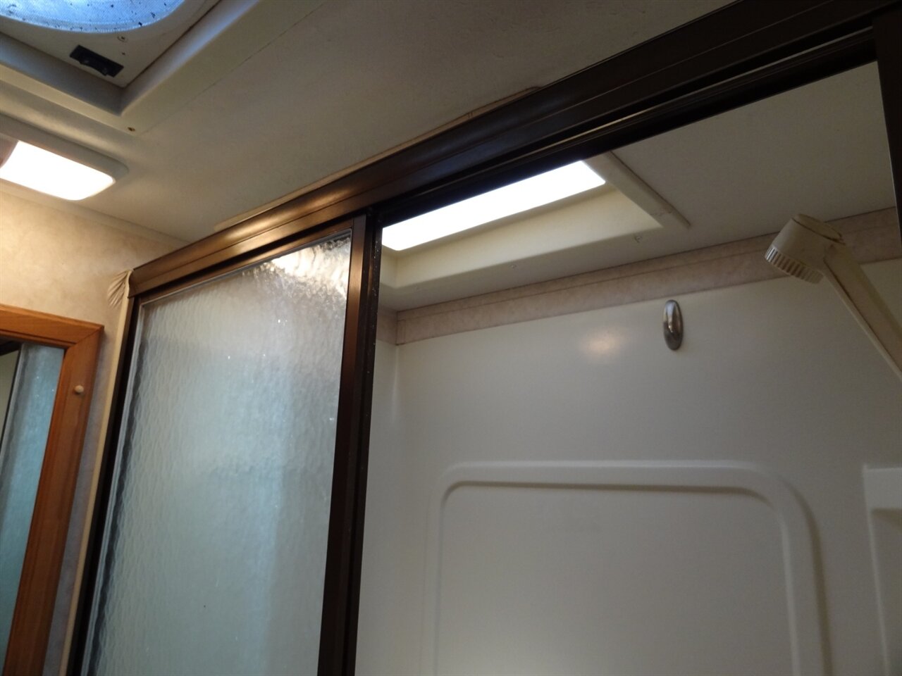 2005 Damon Day Break 3272  Class A - Photo 78 - Deland, FL 32720