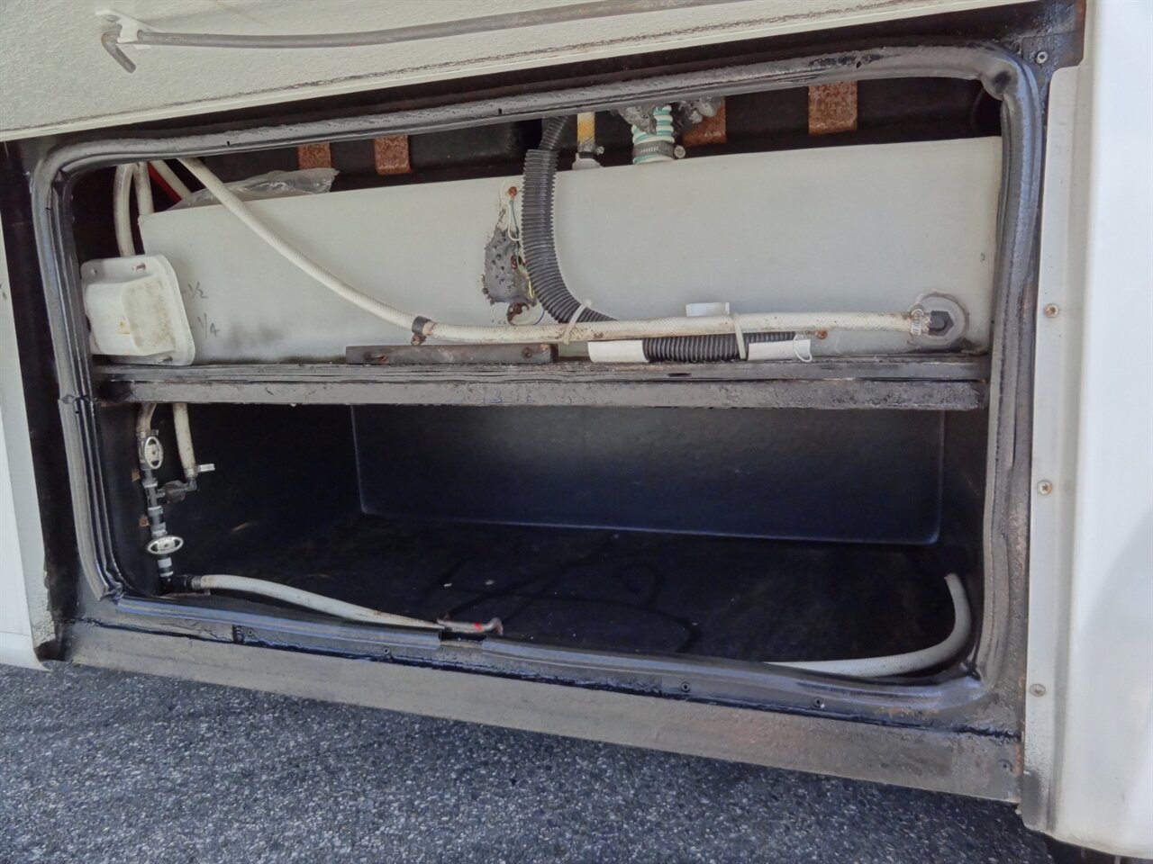 2005 Damon Day Break 3272  Class A - Photo 30 - Deland, FL 32720